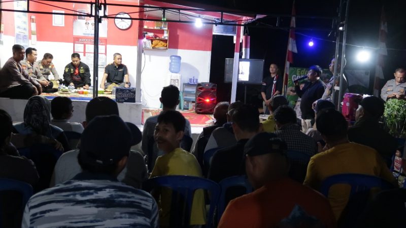 Kapolres Parepare Kunjungi Pos Satkamling Sipakario Sipakalebbi, Warga Blok H Sampaikan Curhat dan Harapan