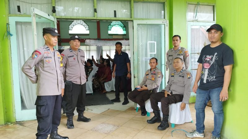 Polsek KPN Polres Parepare Turunkan Personil untuk Amankan Wisuda STIKES Fatima