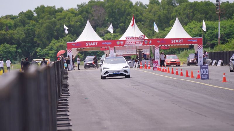 Pertamina Sulawesi Dorong Kemajuan Otomotif Melalui Dukungan Pertamax Turbo di Final Kejurnas Drag Race 2025