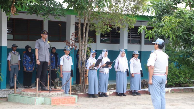 Bawaslu Parepare jadi Pembina Upacara di SMAN 4, Tekankan Peran Pemilih Pemula dalam Demokrasi