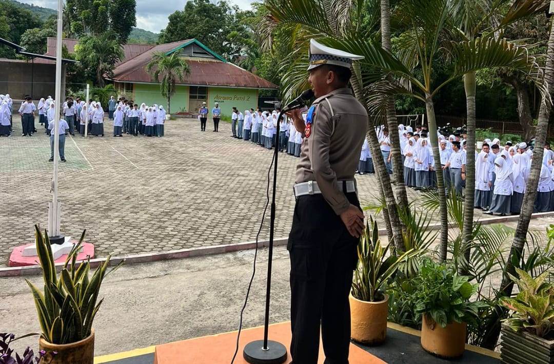 Satlantas Polres Parepare Gelar Police Goes to School, Bekali Siswa MAN 2 dengan Edukasi Tertib Berlalu Lintas