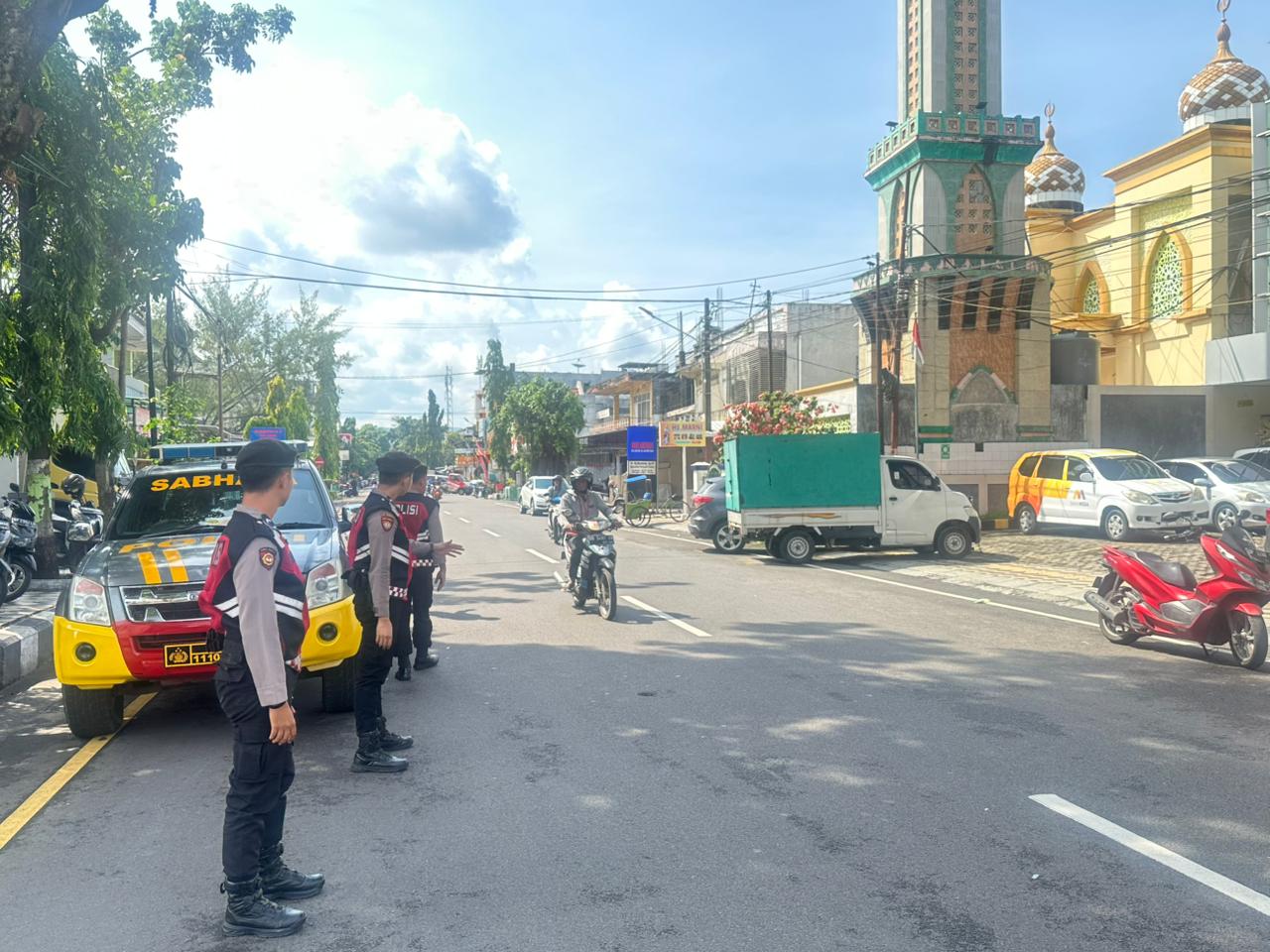 Polisi Lagi, Runtinitas Patroli Sat Samapta Polres Parepare Jaga Masyarakat Nikmati Aktivitas Minggu yang Aman