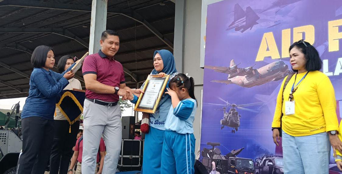 Air Force Open Base Lanud Sultan Hasanuddin Banjir Pengunjun