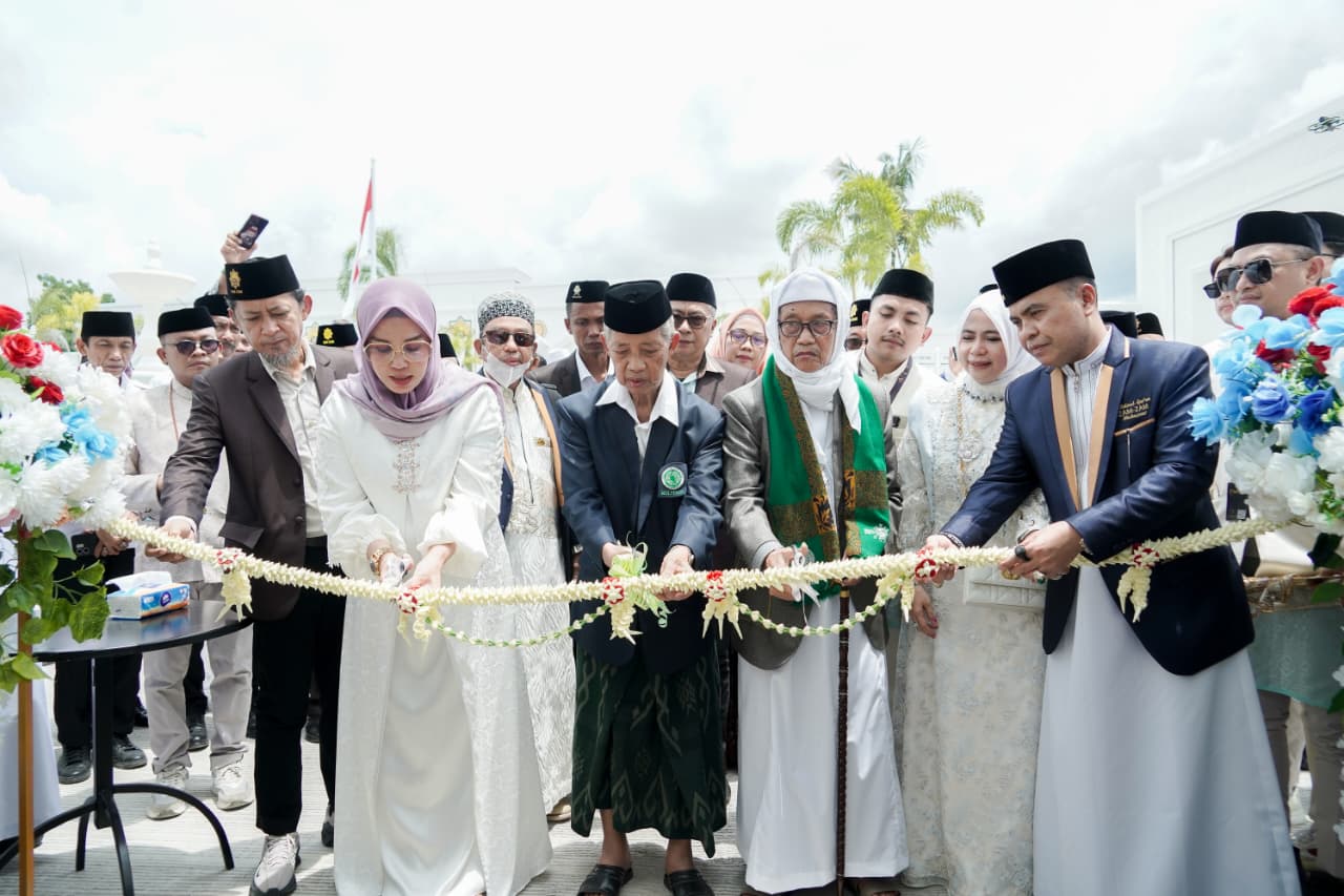 Resmikan Masjid Baiturrahman Haji Lawe Zamzam Center, Andi Ina Harap Dapat Menjadi Magnet Baru Bagi Masyarakat Untuk Singgah dan Beribadah di Barru