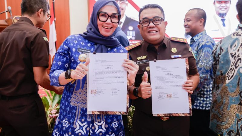 Bupati Barru dan Kajari Teken MoU Penerapan Pidana Kerja Sosial Bagi Pelaku Tindak Pidana