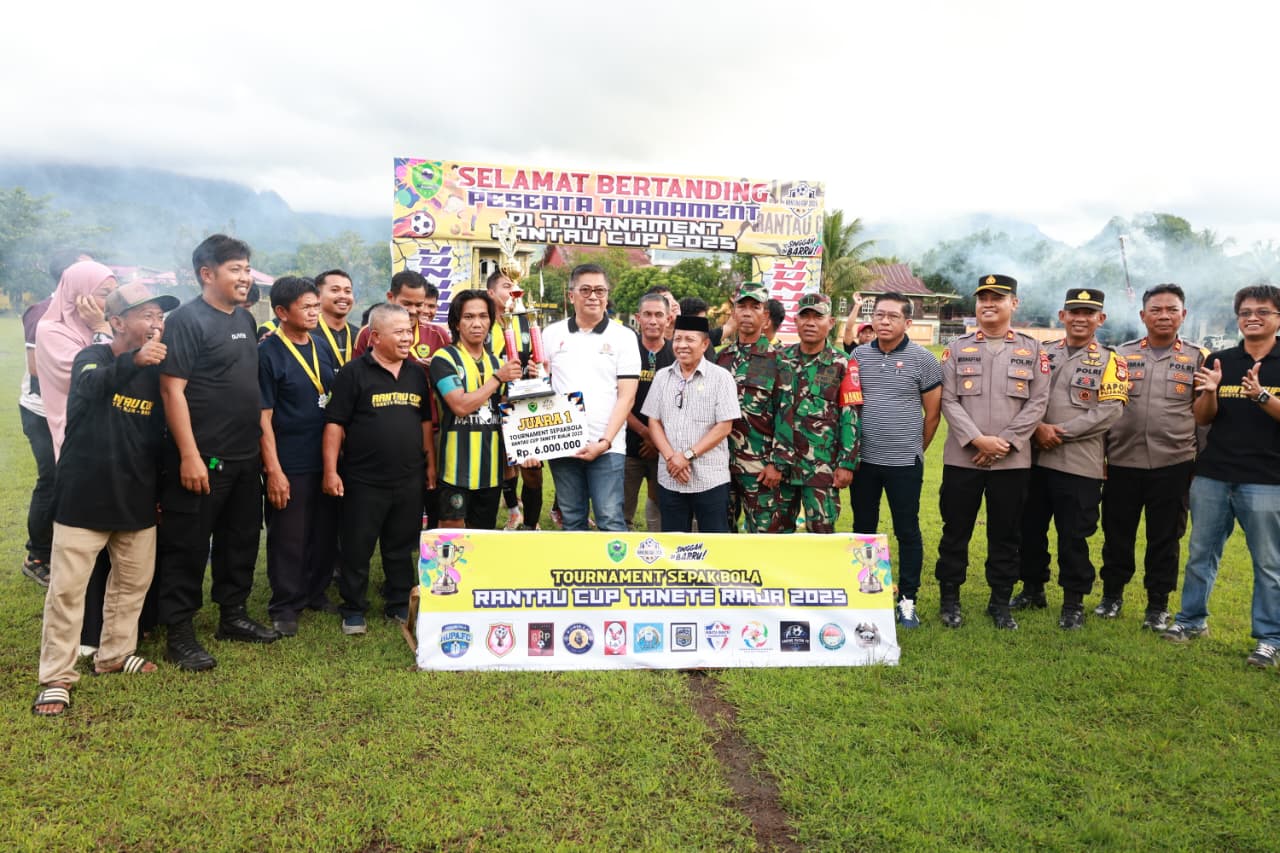 Wakil Bupati Barru Tutup Turnamen Sepak Bola Rantau Cup I, Tim Mattirowalie FC Raih Juara Utama