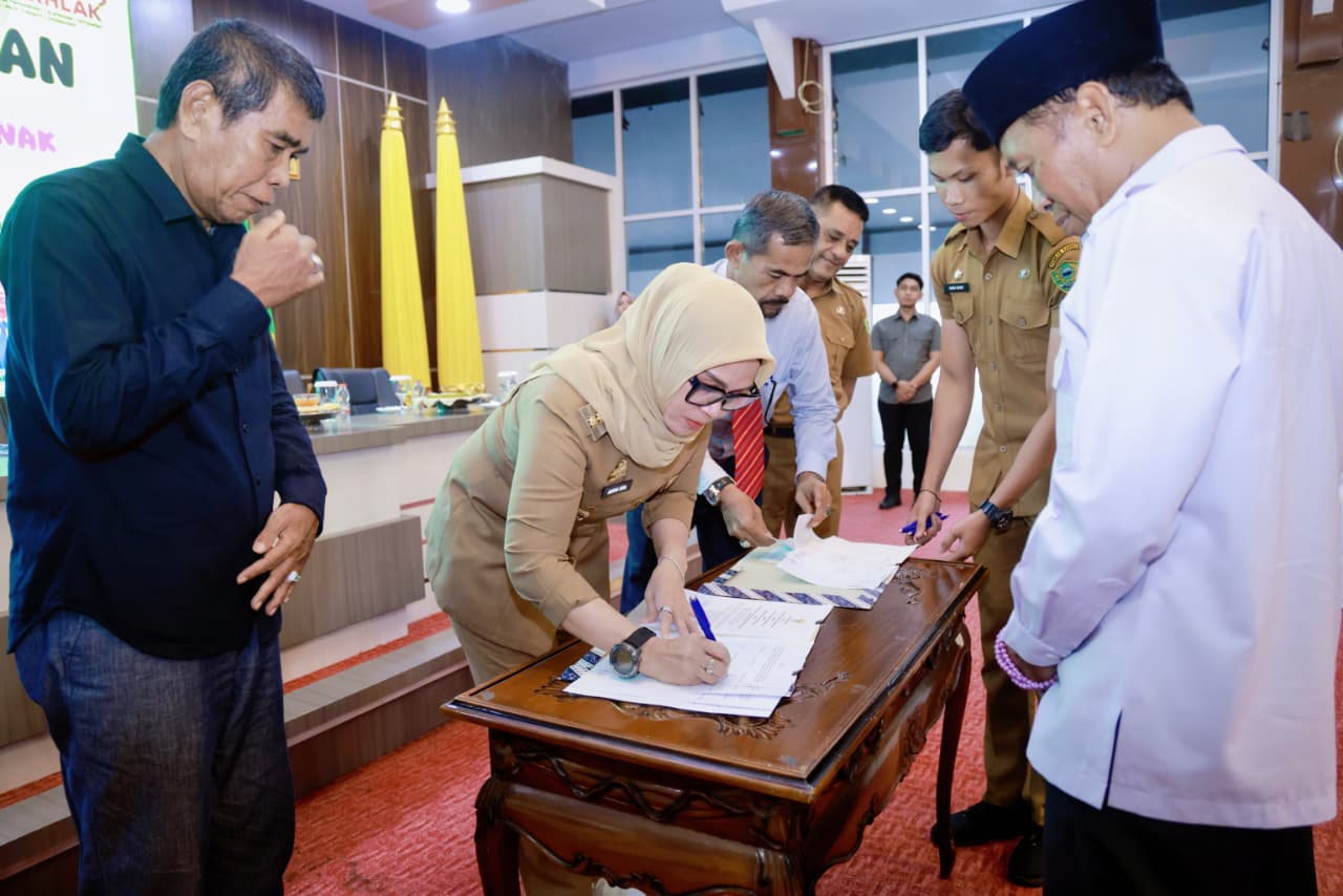Bupati Barru Teken MoU Pencegahan Perkawinan Anak Bersama Kemenag dan Pengadilan Agama Barru