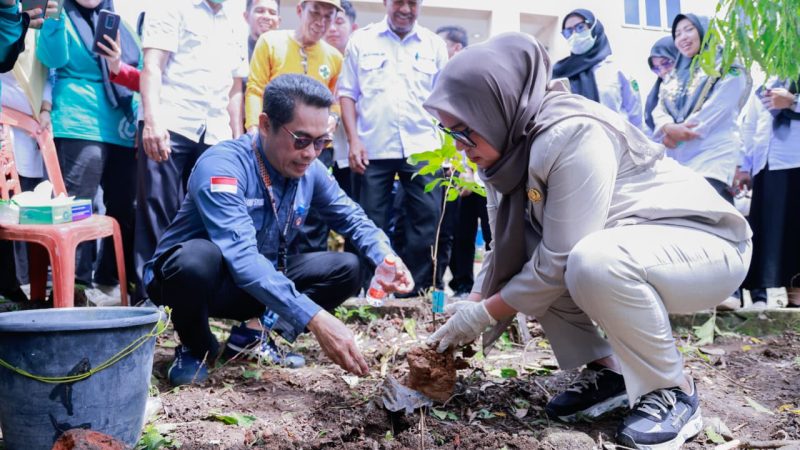 Bupati Barru Launching Program DAUN HIJAU, Gerakan ASN Tanam Pohon Produktif