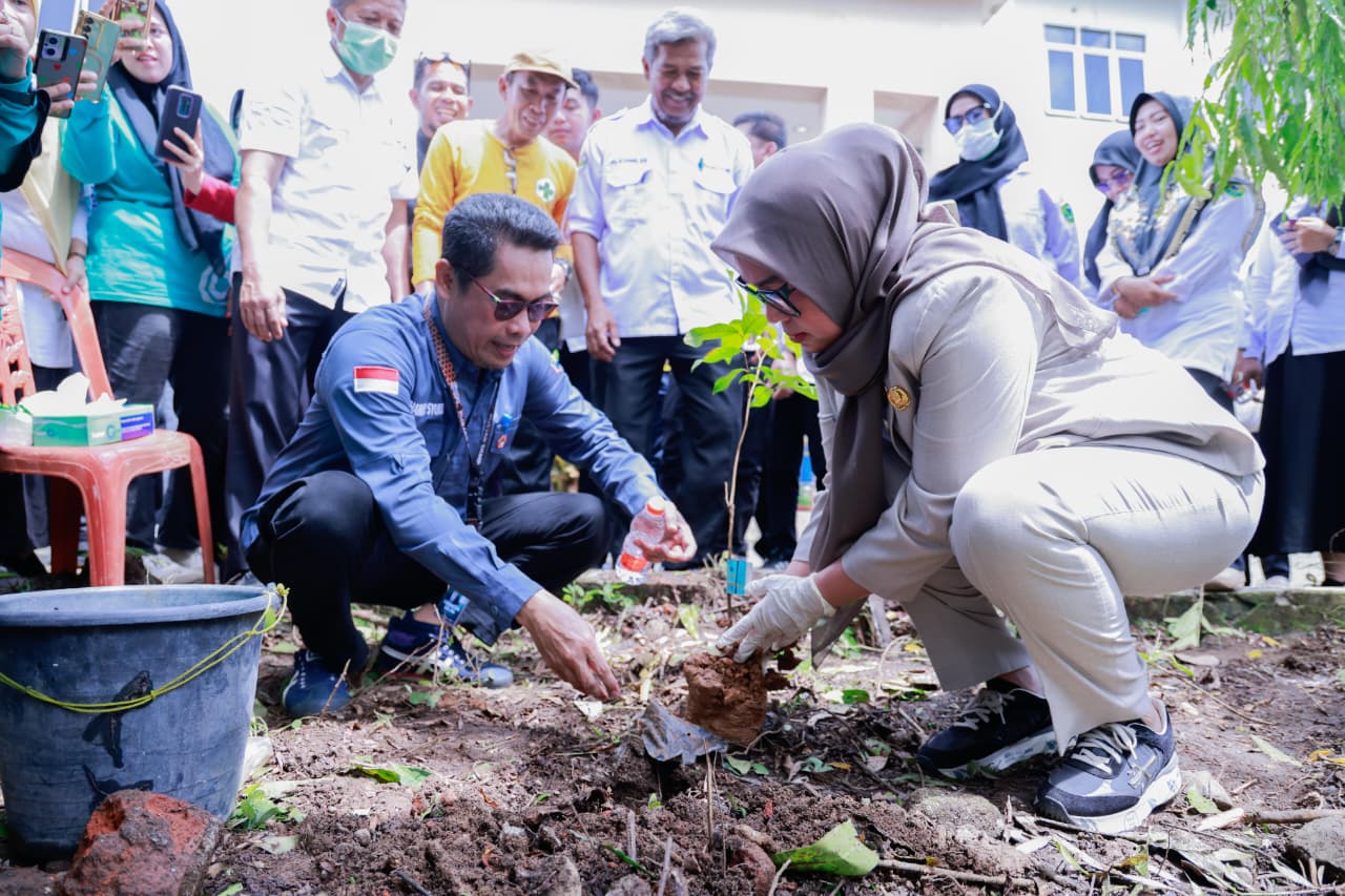 Bupati Barru Launching Program DAUN HIJAU, Gerakan ASN Tanam Pohon Produktif