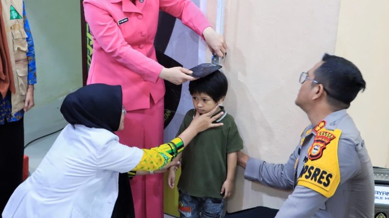 Momentum Hari Anak Sedunia, Polres Barru Bersama Bhayangkari Turut Andil Mengentaskan Stunting