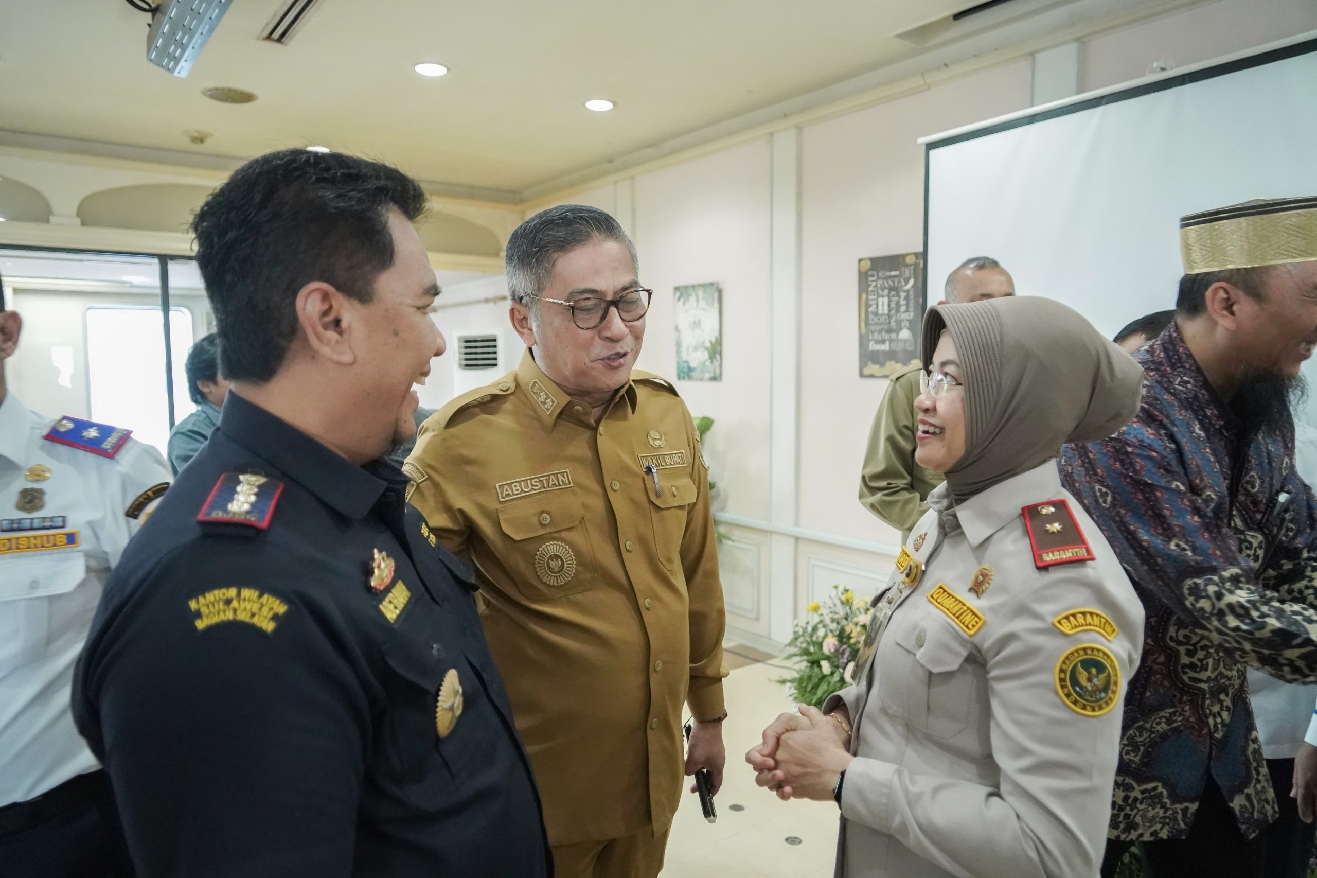 Wakil Bupati Barru Dorong PT DLU Oprasikan KM Dharma Kencana Rute Surabaya–Garongkong