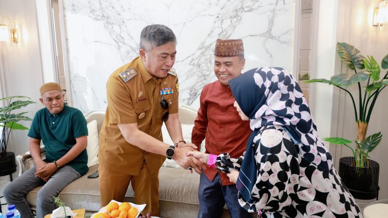 Wakil Bupati Barru Meninjau Sunatan Massal di Kompleks Yayasan Zam Zam Center