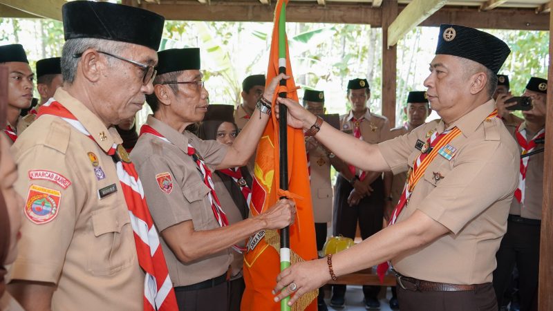 Lantik Pengurus Saka Adhyasta Pemilu Barru, Abustan Berpesan Agar Pengurus Tidak Berhenti Berkarya