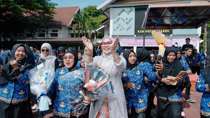 Bupati Barru Serahkan SK Pengangkatan 2.286 PPPK Paruh Waktu di Momentum Peringatan Hari Ibu
