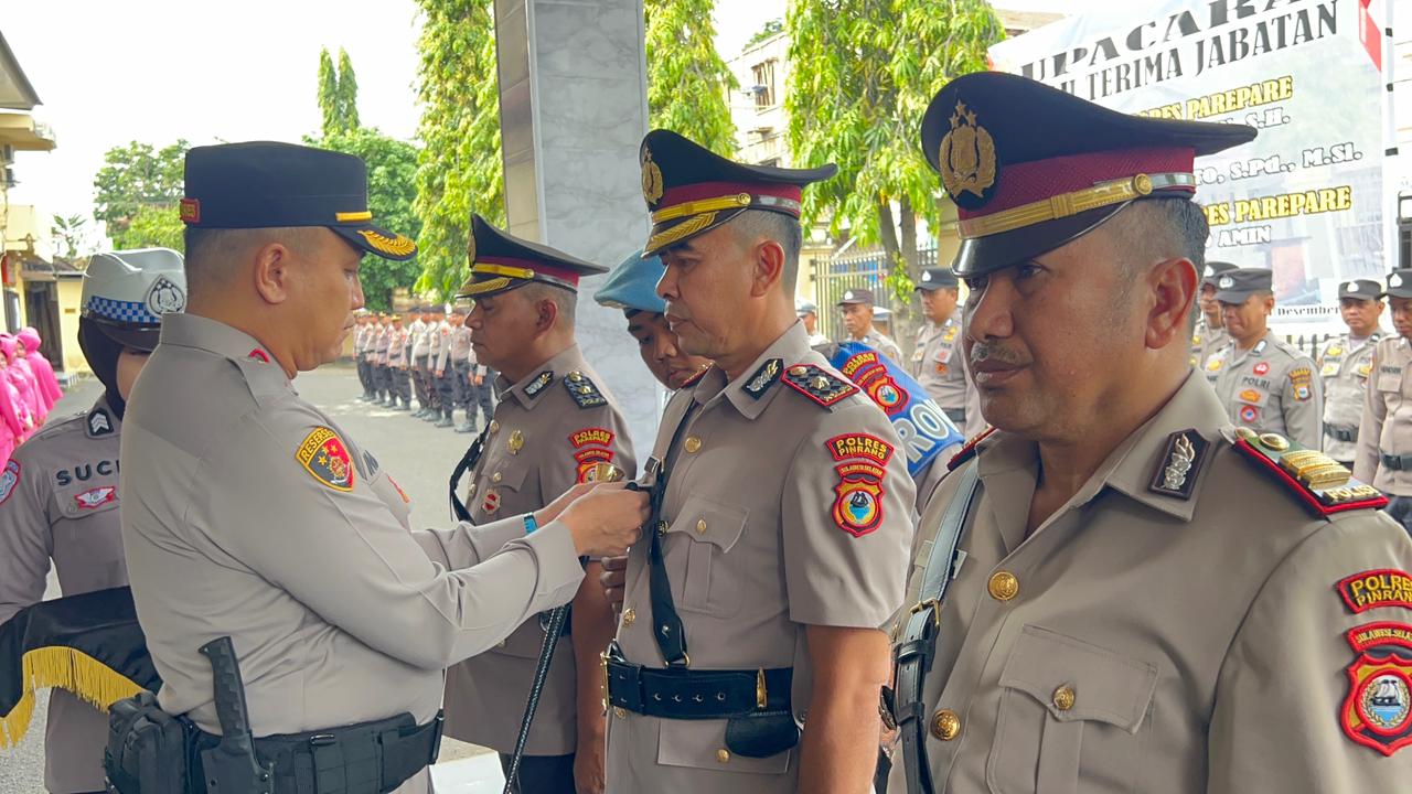 Kapolres Parepare Pimpin Sertijab, Kompol Slamet Paryanto Resmi Jabat Kabag Ops Gantikan Kompol Burhanuddin