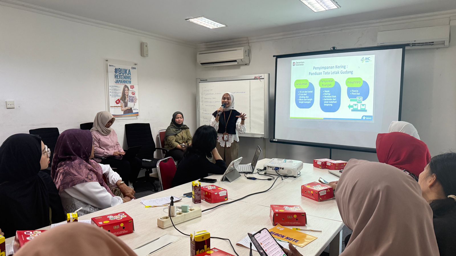 Pertamina Sulawesi bersama PT Pertamedika IHC Gelar CSR Penyuluhan Kandungan Gizi untuk Pelaku UMKM