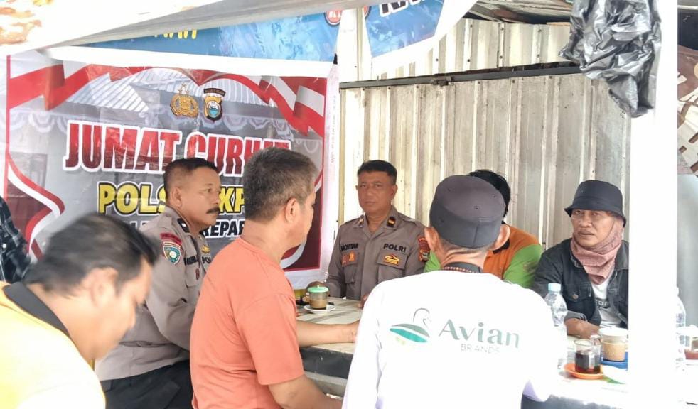 Jumat Curhat Polsek KPN, Sambangi Buruh dan Pedagang Asongan dengan Pola Door to Door