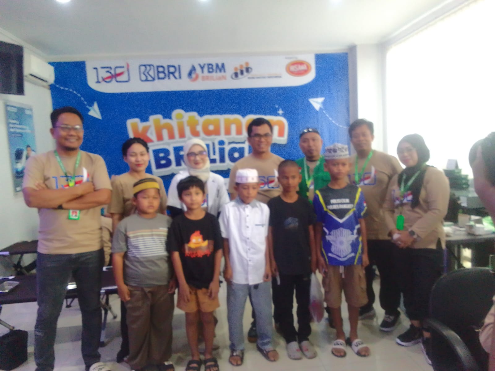 Peringati HUT ke 130, BRI Pangkep Gelar Khitanan Massal