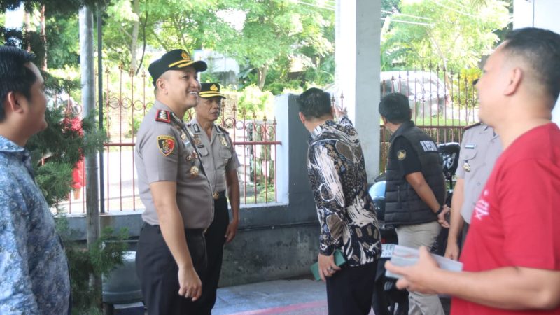Kapolres Parepare Tinjau Pengamanan Ibadah di GKI, Beri Rasa Aman kepada Jemaat
