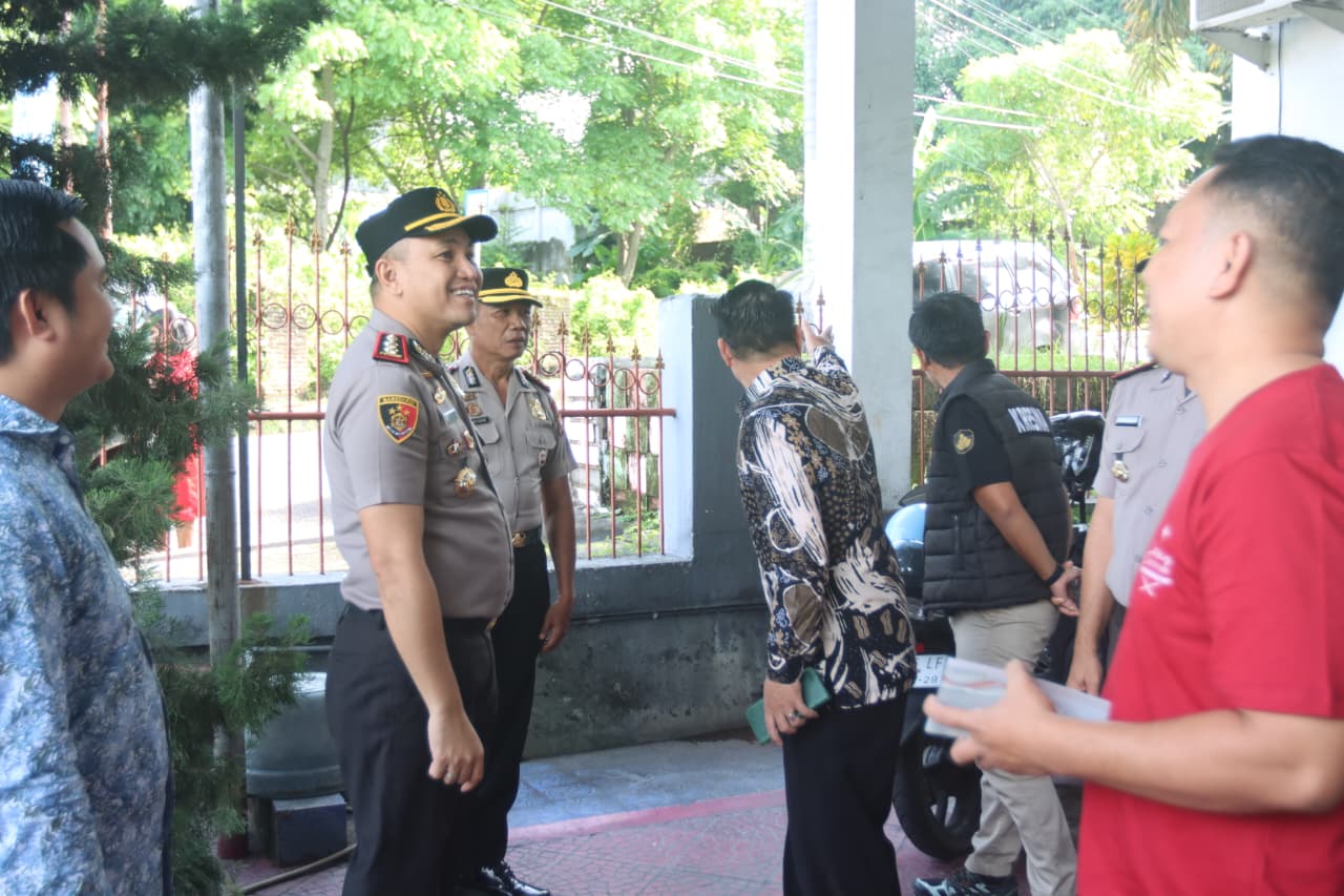Kapolres Parepare Tinjau Pengamanan Ibadah di GKI, Beri Rasa Aman kepada Jemaat