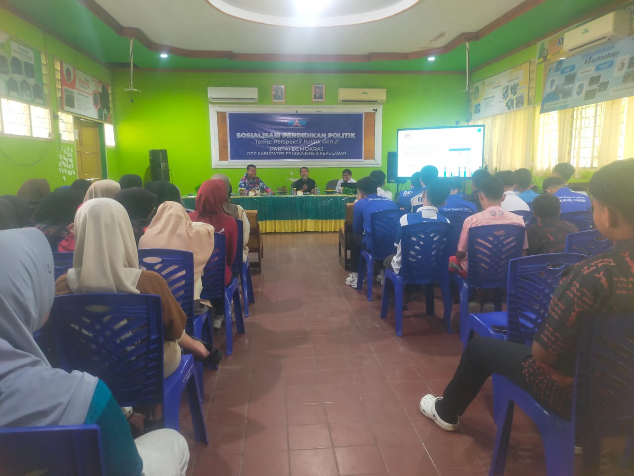 KPU Pangkep Ajak Gen Z jadi Pemilih Kritis dan Berintegritas di SMKN 1