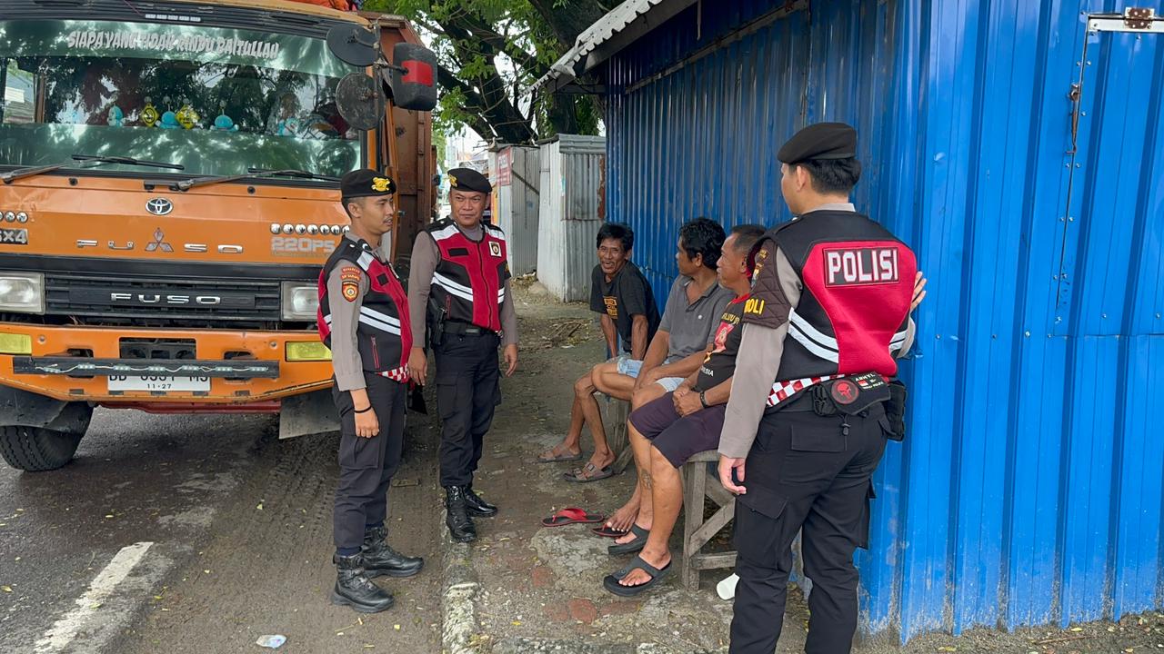 Patroli Dialogis Sat Samapta Beri Pelayanan Pengaturan Lalu Lintas dan Galang Kemitraan Warga