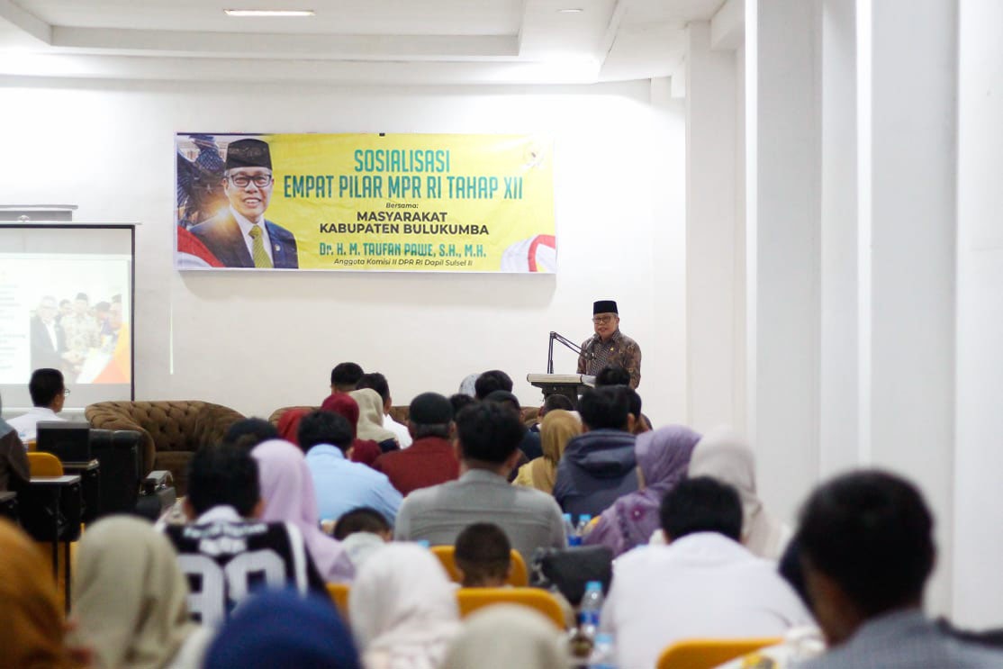 Anggota DPR RI Taufan Pawe Sosialisasi Empat Pilar Kebangsaan di Bumi Panrita Lopi