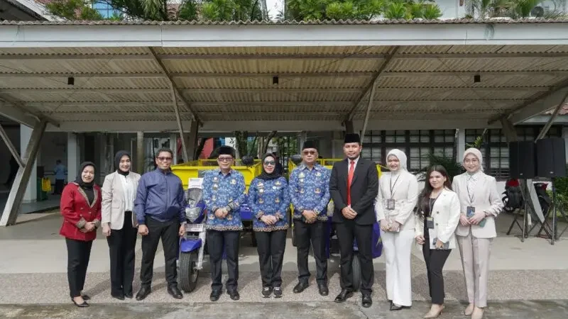 Bupati Barru Terima Bantuan Dua Motor Pengangkut Sampah Dari BRI