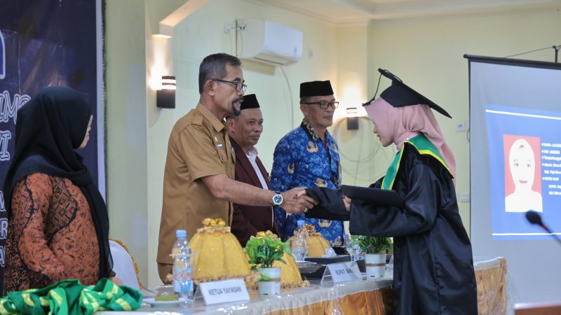 Plt Sekda Barru Hadiri Wisuda ke-XVI Akademi Keperawatan YAPI Barru