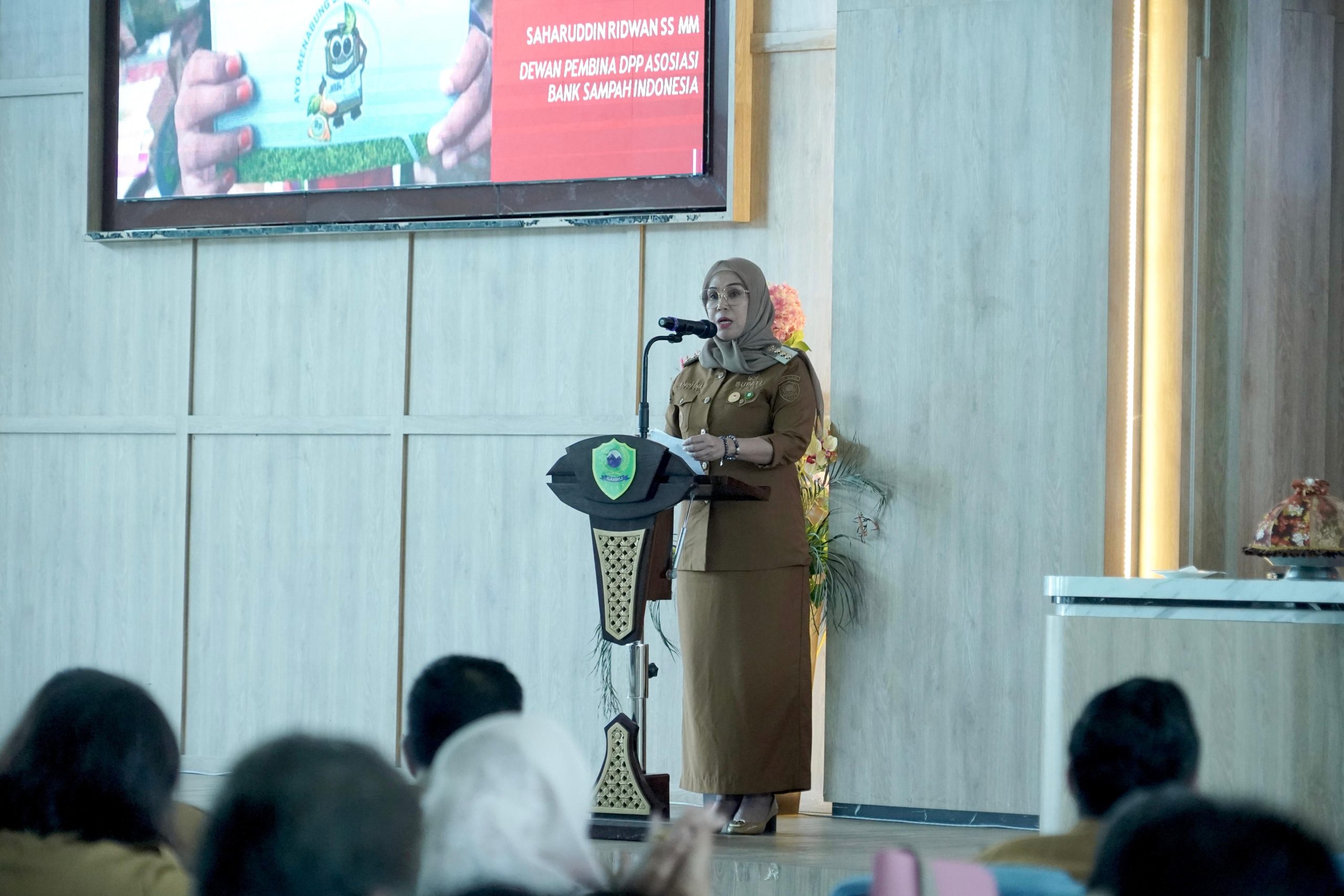 Bupati Barru Tekankan Pengelolaan Sampah Terstruktur Mulai Tingkat Desa dan Kelurahan