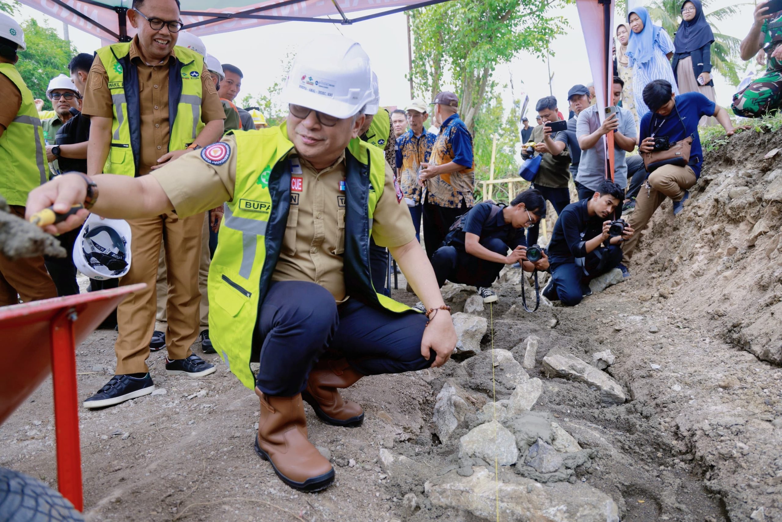 Komitmen Dukung Pembangunan Infrastruktur Daerah, Wabup Barru Hadiri Ground Breaking Preservasi Jalan Paket 4 MYC