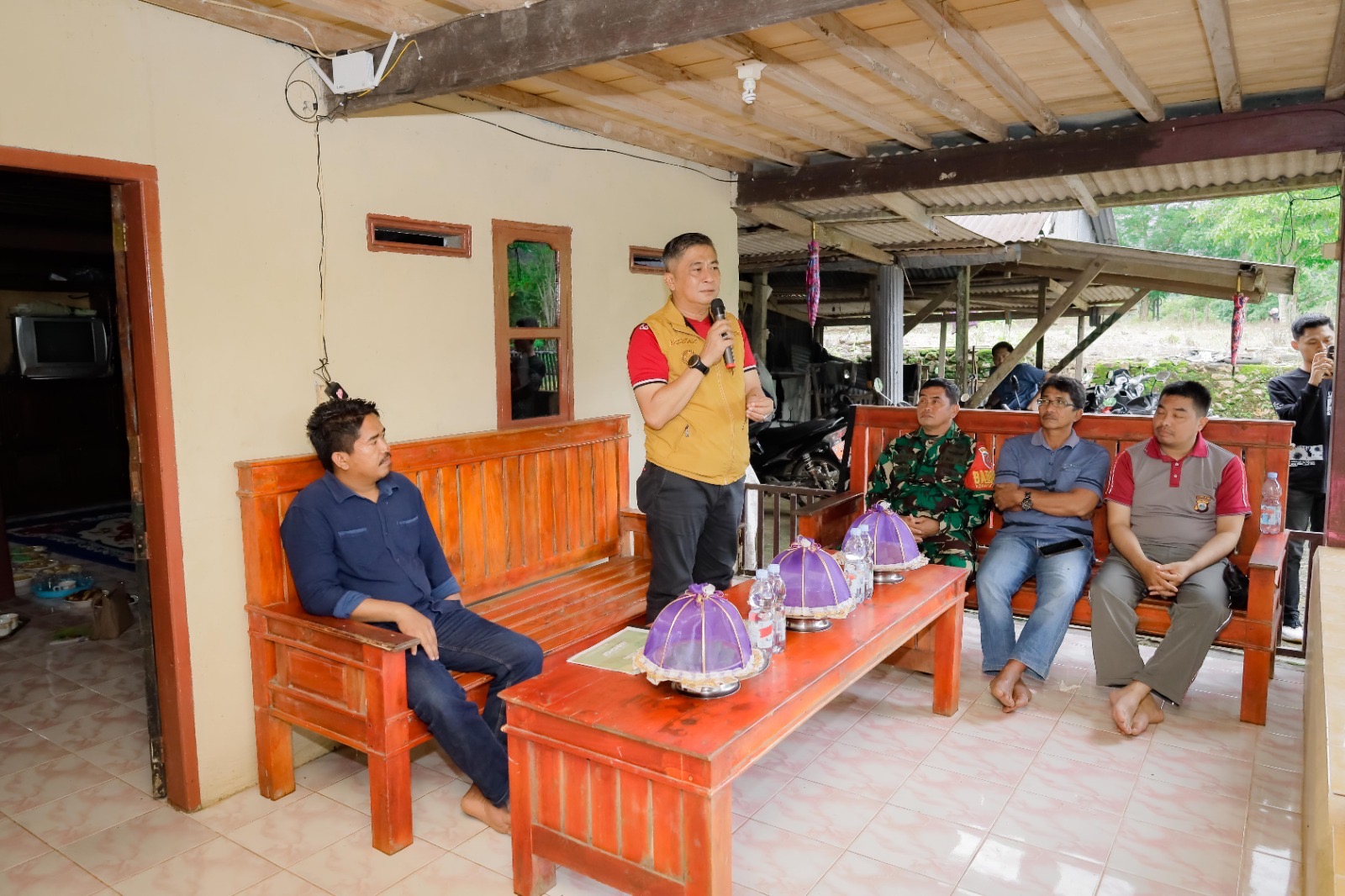 Abustan Ajak Masyarakat Hidupkan Lahan Tidur Dengan Tanaman Kopi & Komoditas Bernilai Ekonomi Tinggi
