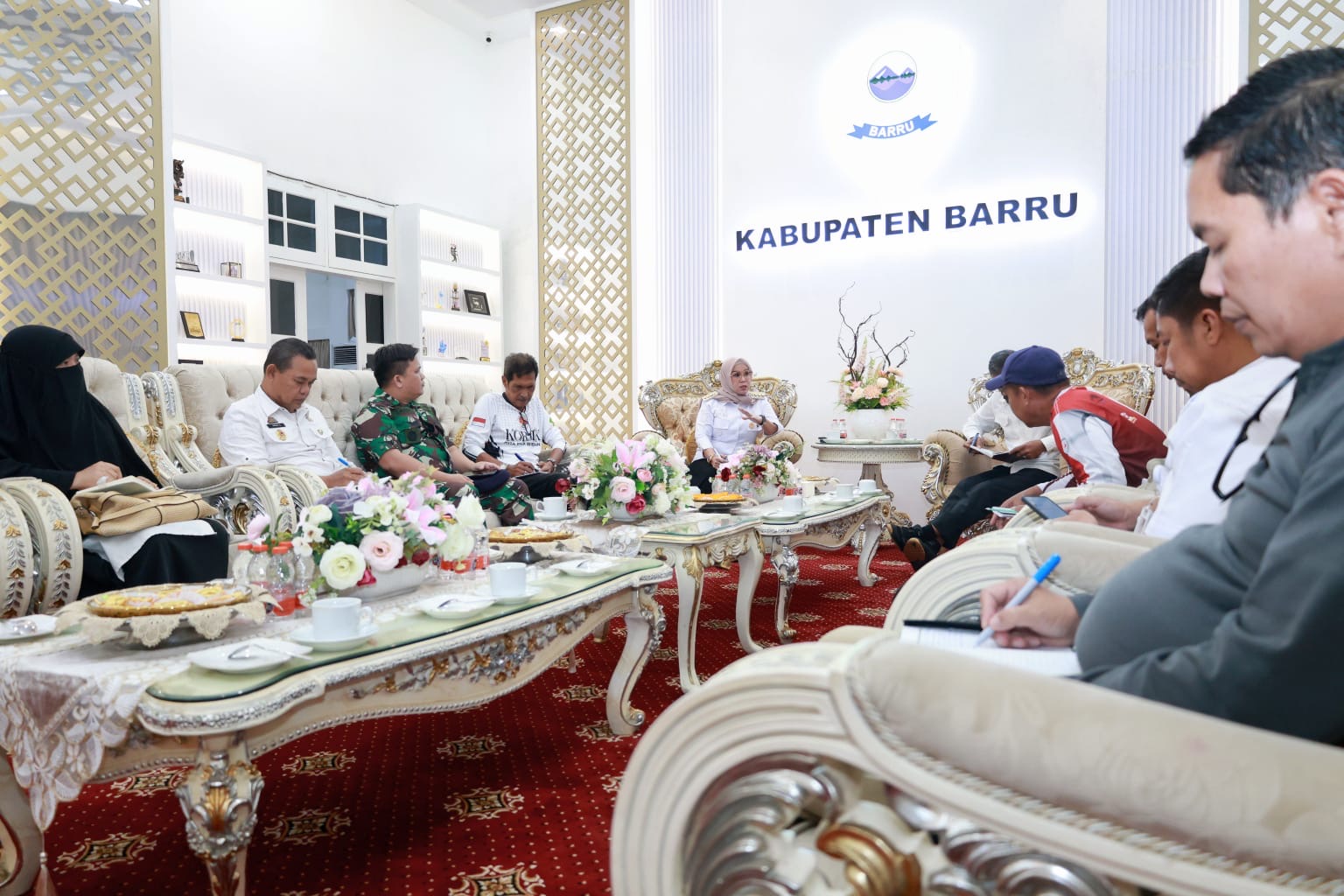 Bupati Barru Kumpulkan Pimpinan OPD Bahas Kesiapan Penerapan Layanan Call Center 112 & Aplikasi Digital