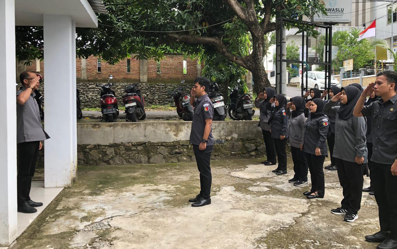 Apel Pagi Awal Tahun 2026, Ketua Bawaslu Parepare Tekankan Disiplin dan Kesiapan Program Edukasi