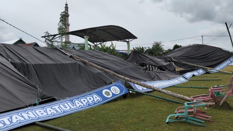 Diterjang Angin Kencang, Tenda Peserta MTQ di Pinrang Ambruk