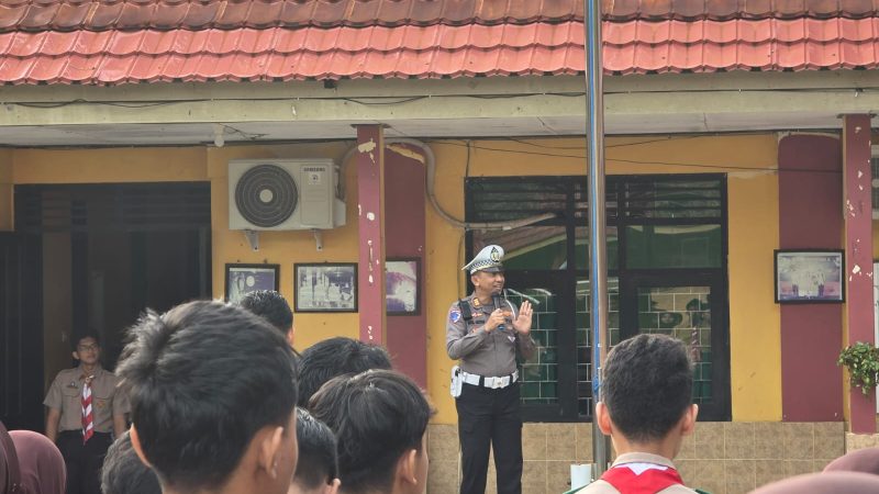 Police Goes To School, Satlantas Polres Parepare Edukasi Tertib Lalu Lintas di SMAN 5