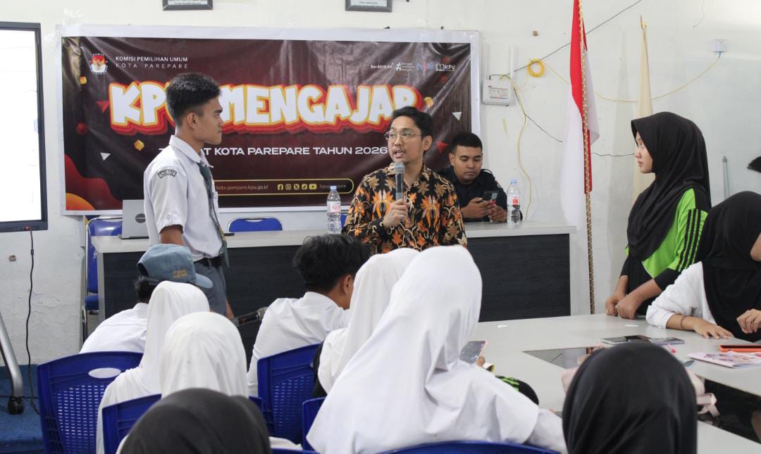 Game interaktif dan Debat Mini dengan Tema Kepemiluan pada Program KPU Mengajar di SMKN 1 Parepare