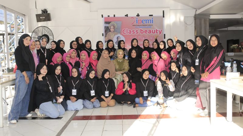 IPEMI PC Pangkajene Gelar Beauty Class Self Make Up Flawless, Dihadiri 35 Peserta