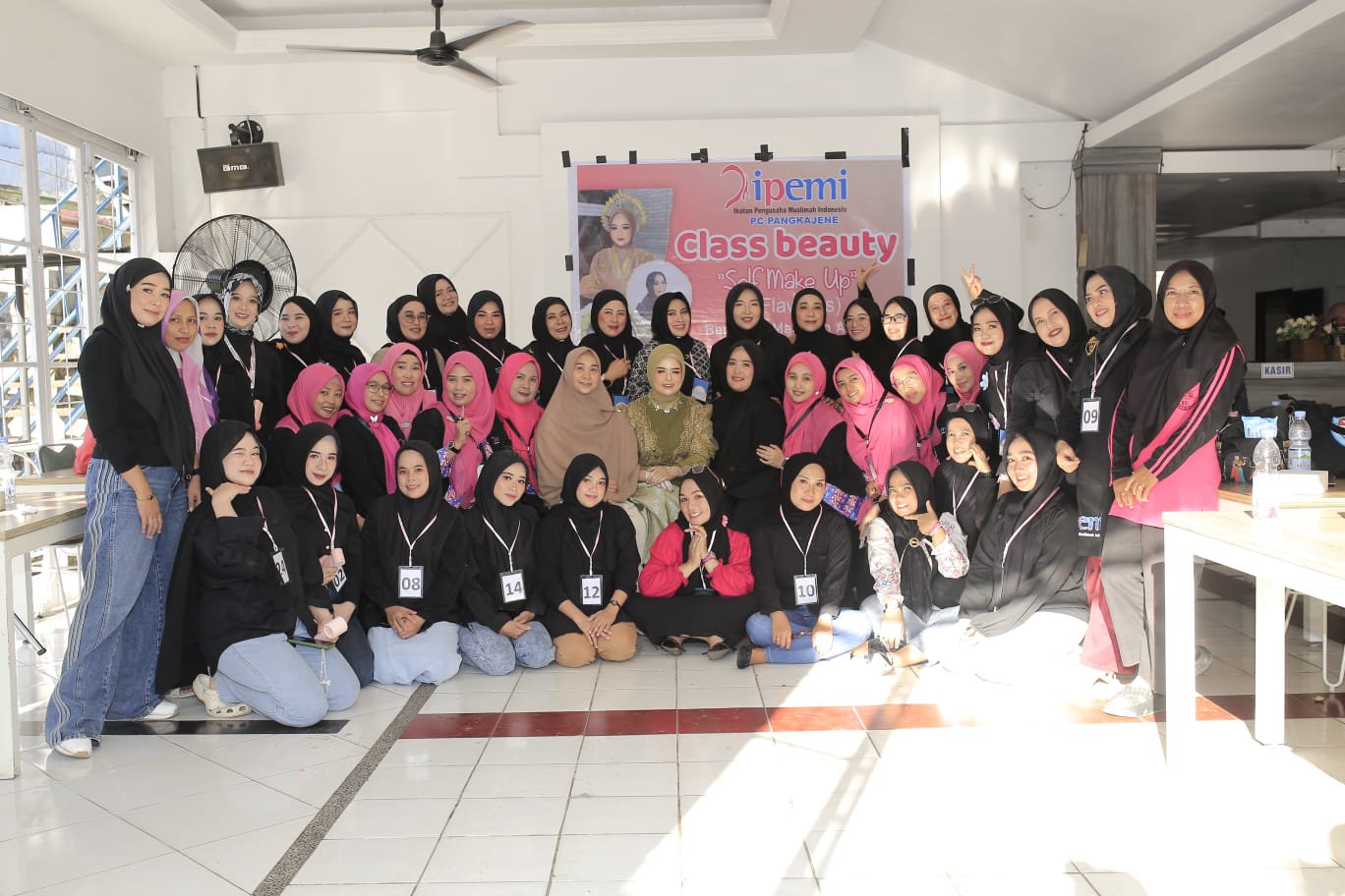 IPEMI PC Pangkajene Gelar Beauty Class Self Make Up Flawless, Dihadiri 35 Peserta