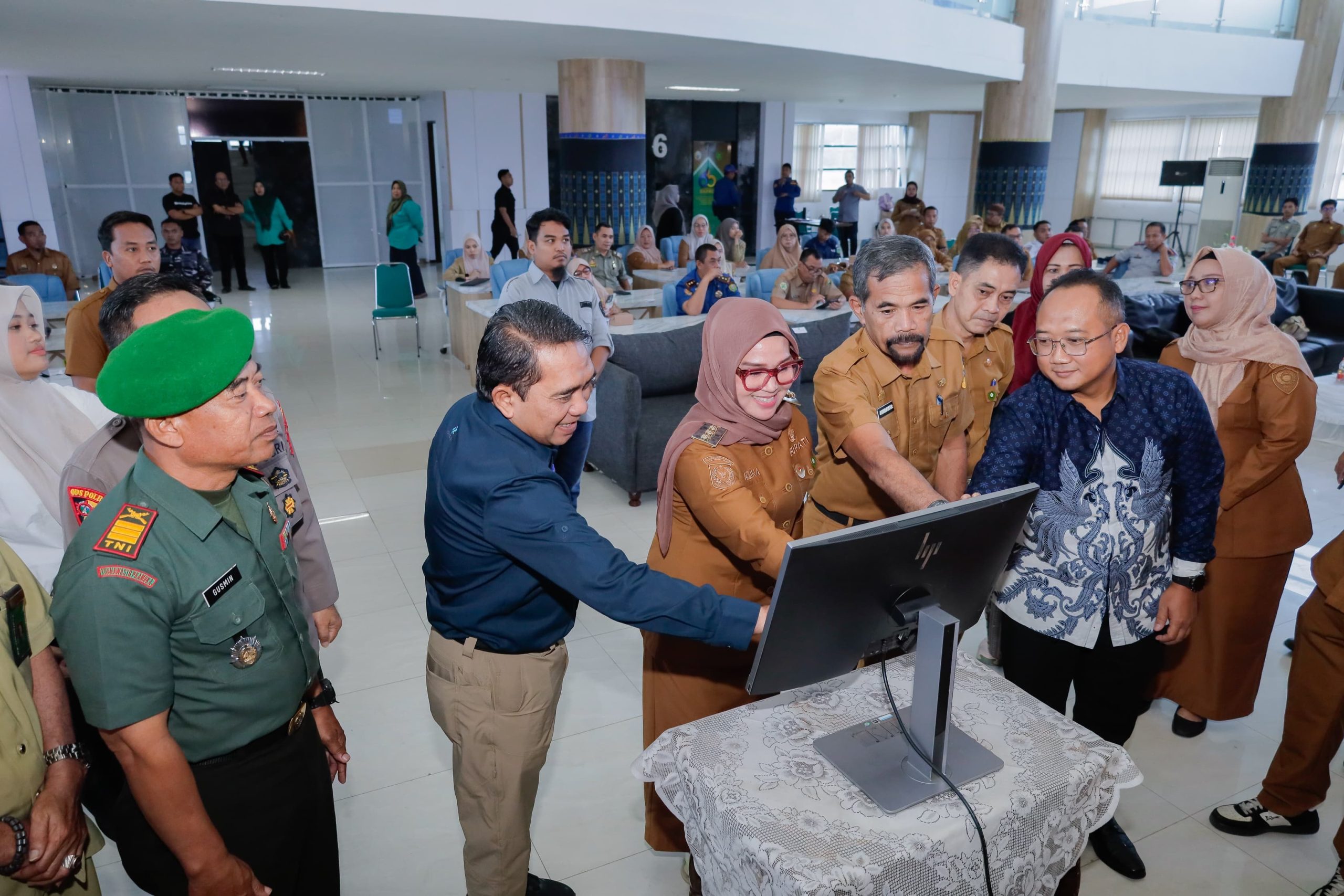 Permudah Layanan Masyarakat, Bupati Barru Luncurkan Call Center 112 & Aplikasi Layanan Publik Berbasis Digital