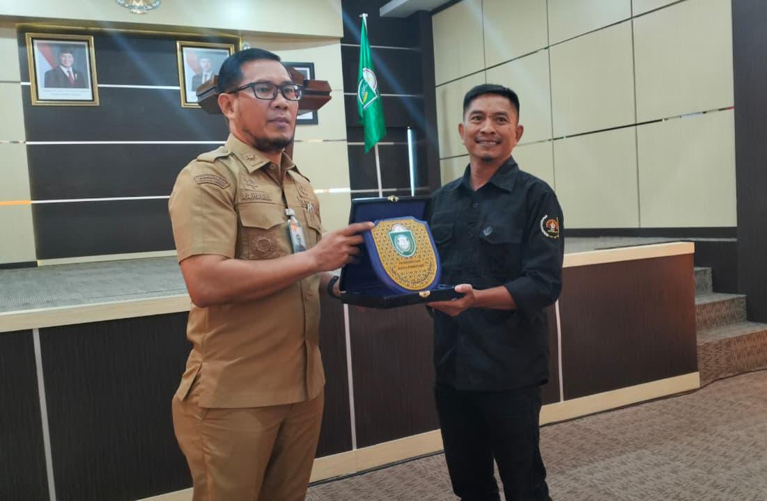 Sekda Amarun Buka Kegiatan Workshop Jurnalistik Kehumasan PWI