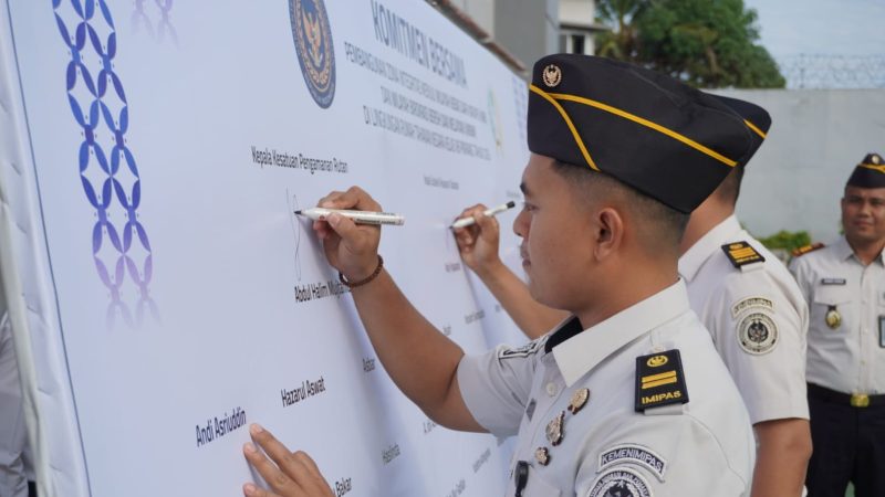Teguhkan Komitmen Menuju WBBM 2026, Pegawai Rutan Pinrang Tandatangani Pakta Integritas