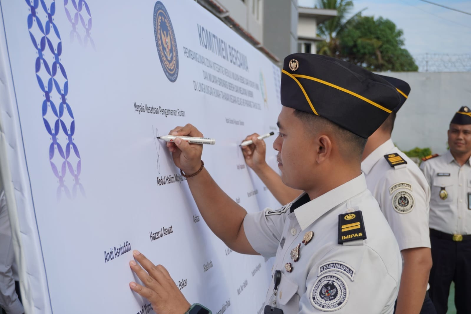 Teguhkan Komitmen Menuju WBBM 2026, Pegawai Rutan Pinrang Tandatangani Pakta Integritas