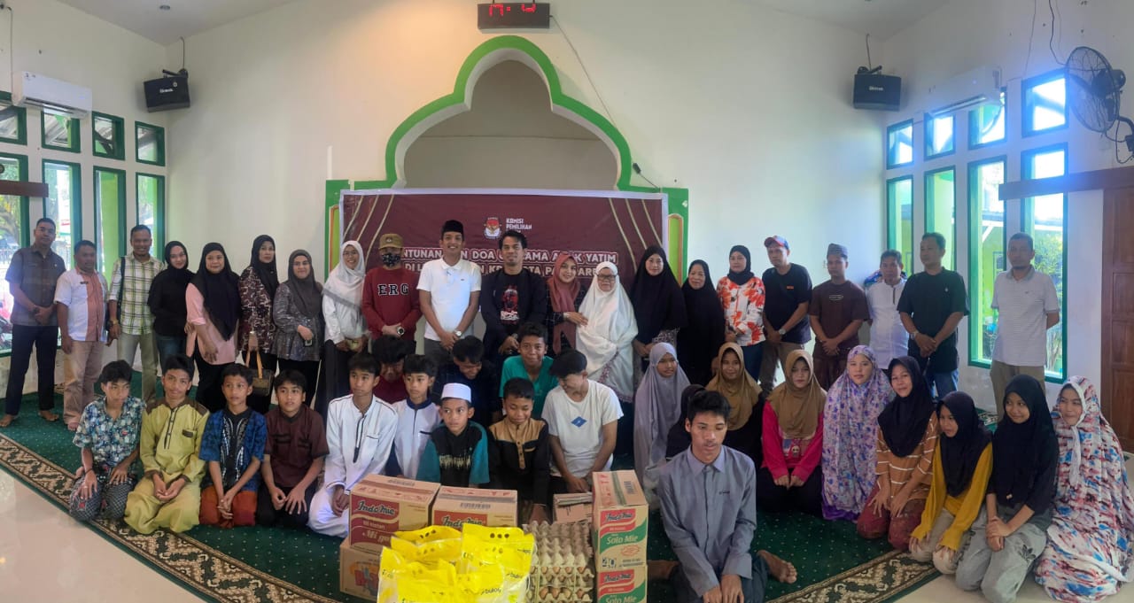 Peduli Anak Yatim, KPU Parepare Serahkan Santunan di PA Abadi Aisyiyah