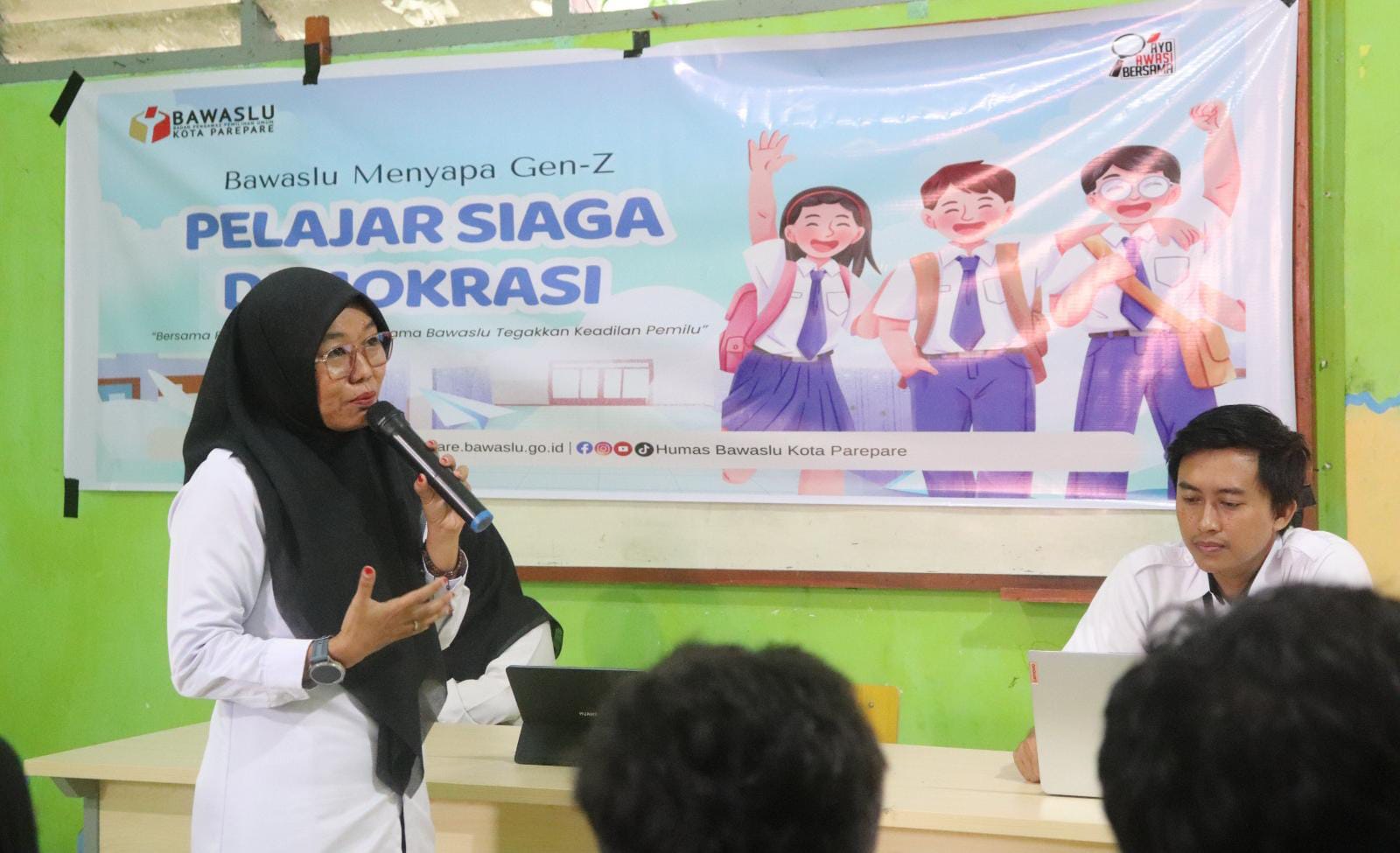 Bawaslu Parepare Ajak Pelajar SMKN 3 Jadi Pengawas Partisipatif melalui Program Pelajar Siaga Demokrasi