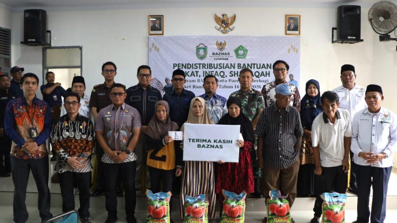 Wali Kota Tasming Hamid Serahkan Paket Ramadan BAZNAS, Ajak Warga Perkuat Kebersamaan