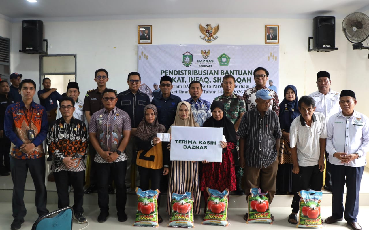 Wali Kota Tasming Hamid Serahkan Paket Ramadan BAZNAS, Ajak Warga Perkuat Kebersamaan