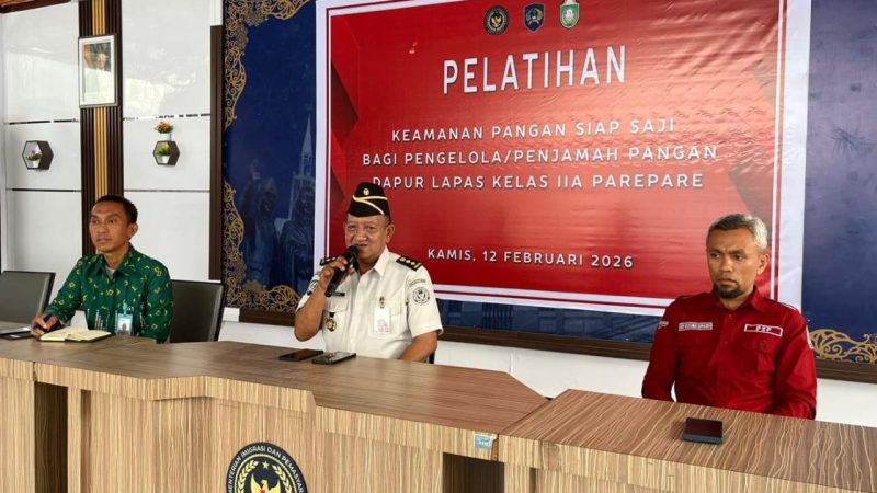 Gandeng Dinkes, Lapas Parepare Laksanakan Pelatihan Keamanan Pangan Siap Saji bagi Pengelola Dapur