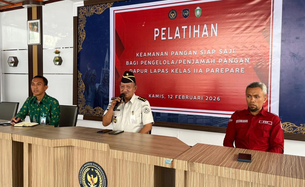 Gandeng Dinkes, Lapas Parepare Laksanakan Pelatihan Keamanan Pangan Siap Saji bagi Pengelola Dapur