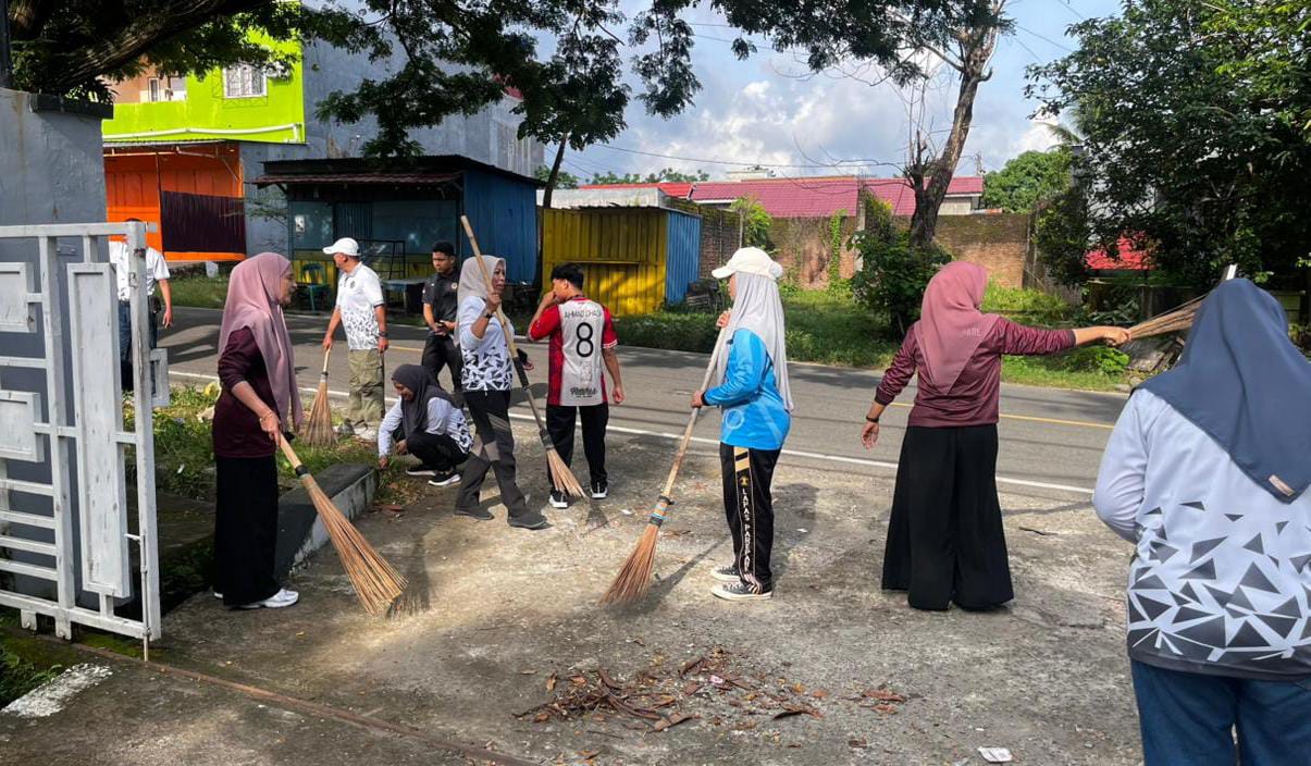 Lapas Parepare Laksanakan Bakti Sosial dan Kerja Bakti di Lingkungan Sekitar